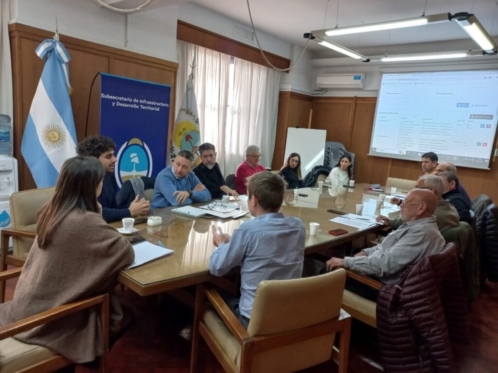 Reunión con Natalio Mema, ministro de Infraestructura